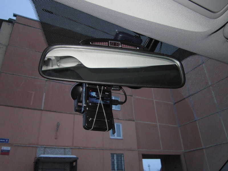 Крепление дисплея парктроника на зеркале заднего вида — фото 2 — Hyundai ix35