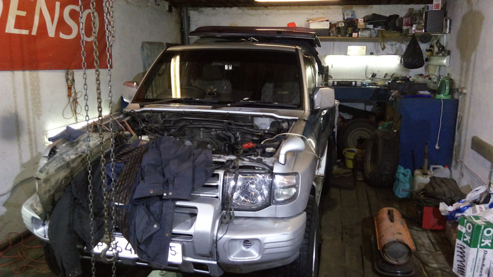 Достали мотор — Mitsubishi Pajero (2G)