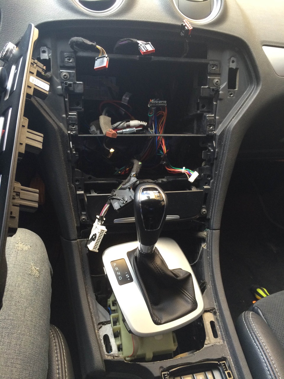 Photo from the logbook Ford Mondeo IV