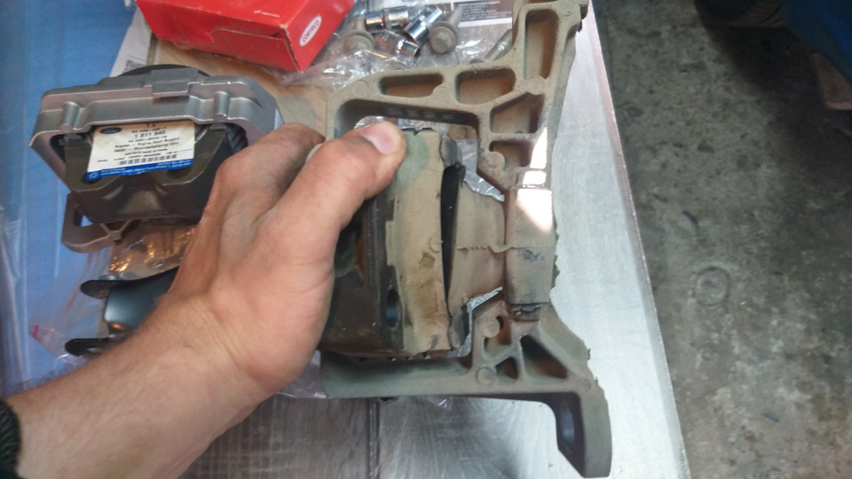 Фото в бортжурнале Ford C-Max I