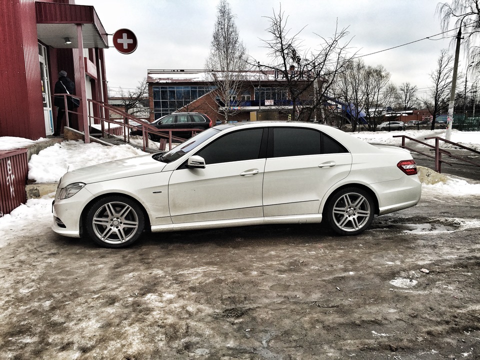 Фото в бортжурнале Mercedes-Benz E-Class (W212)