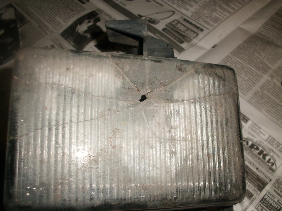 словил камушек — Volvo S40 (1G)