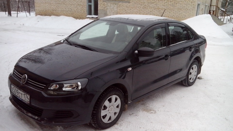 Volkswagen Polo Sedan Серый URANO