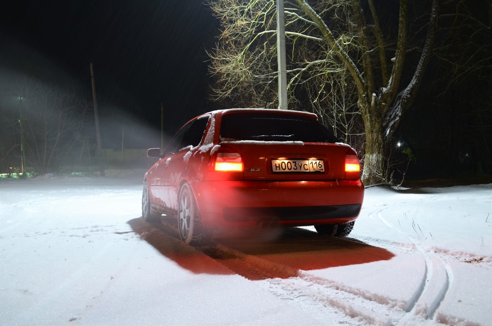4 — Audi S6 (C4)