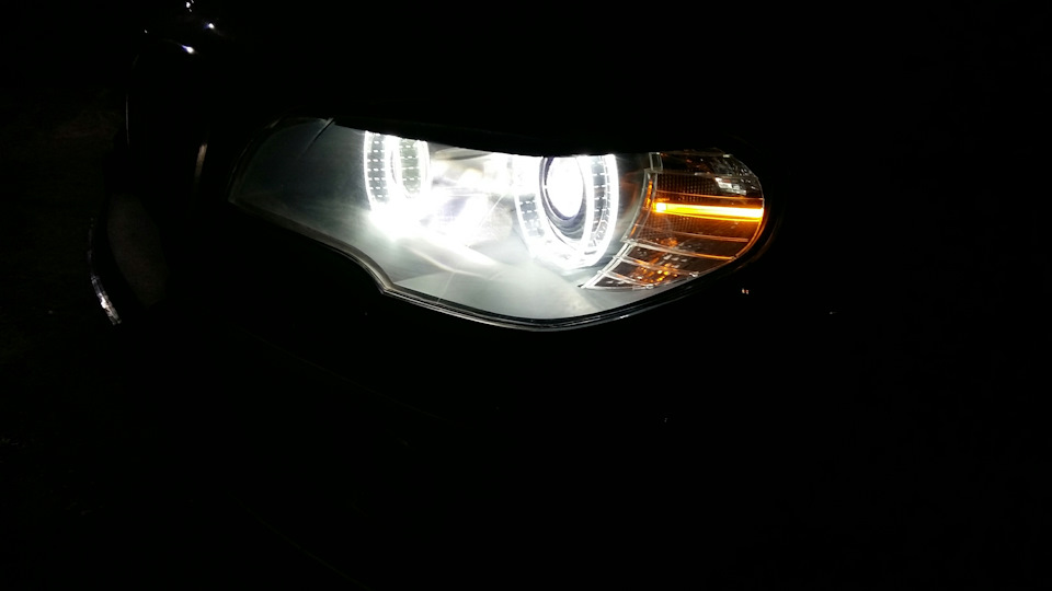 Левая — BMW X5 (E70)