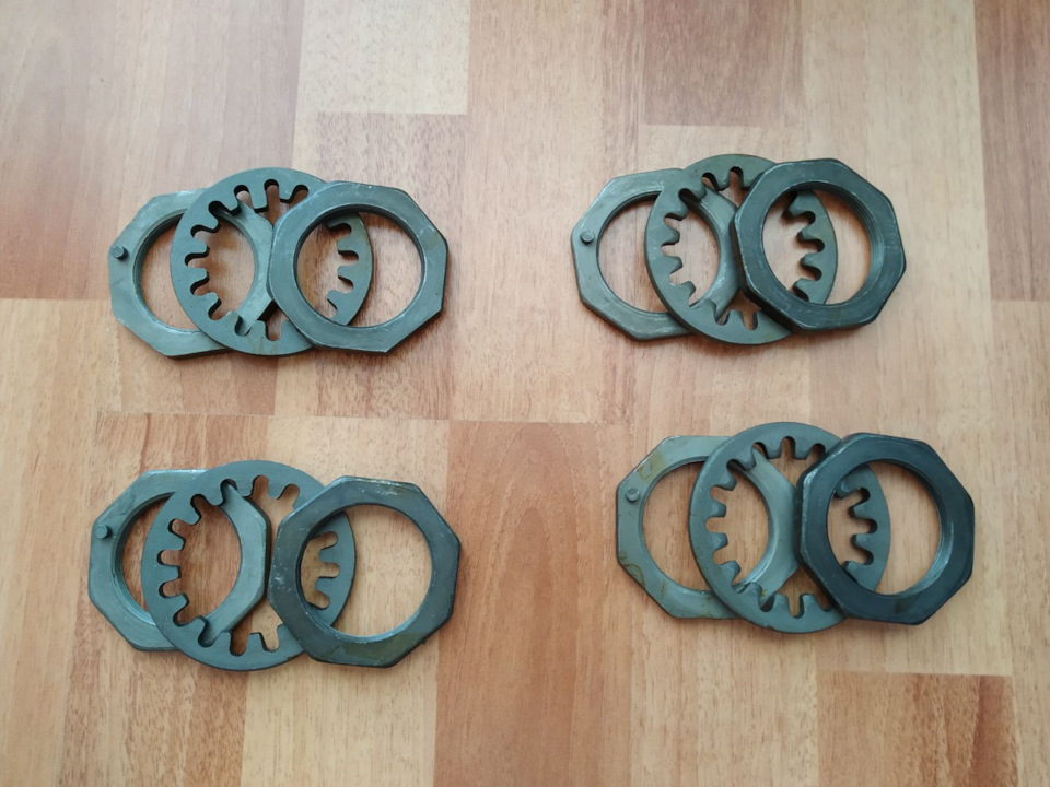 Комплект гаек подшипников задней ступицы ГАЗ (арт. 3302-2401050/54/55) (4шт) — УАЗ 3153. Запчасти на фото: 33022401050