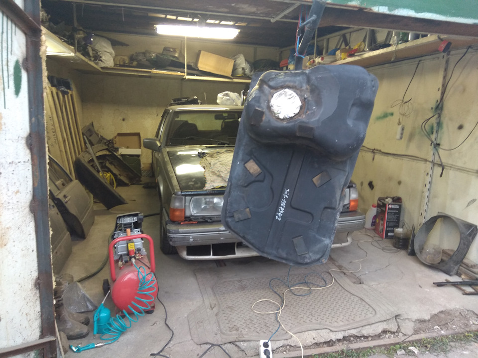 Фото в бортжурнале BMW 7 series (E32)