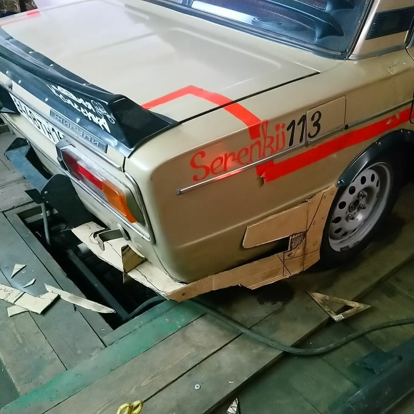С боковыми я так и не прилумал как сделать по симпатичней — Lada 21063