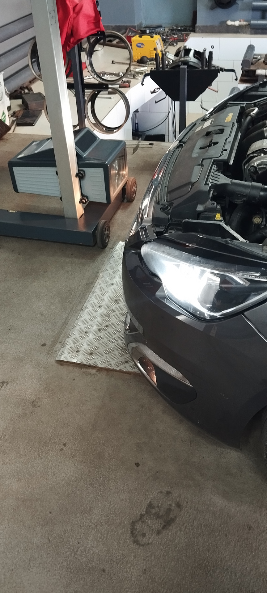 Фото в бортжурнале Peugeot 308 SW (2G)