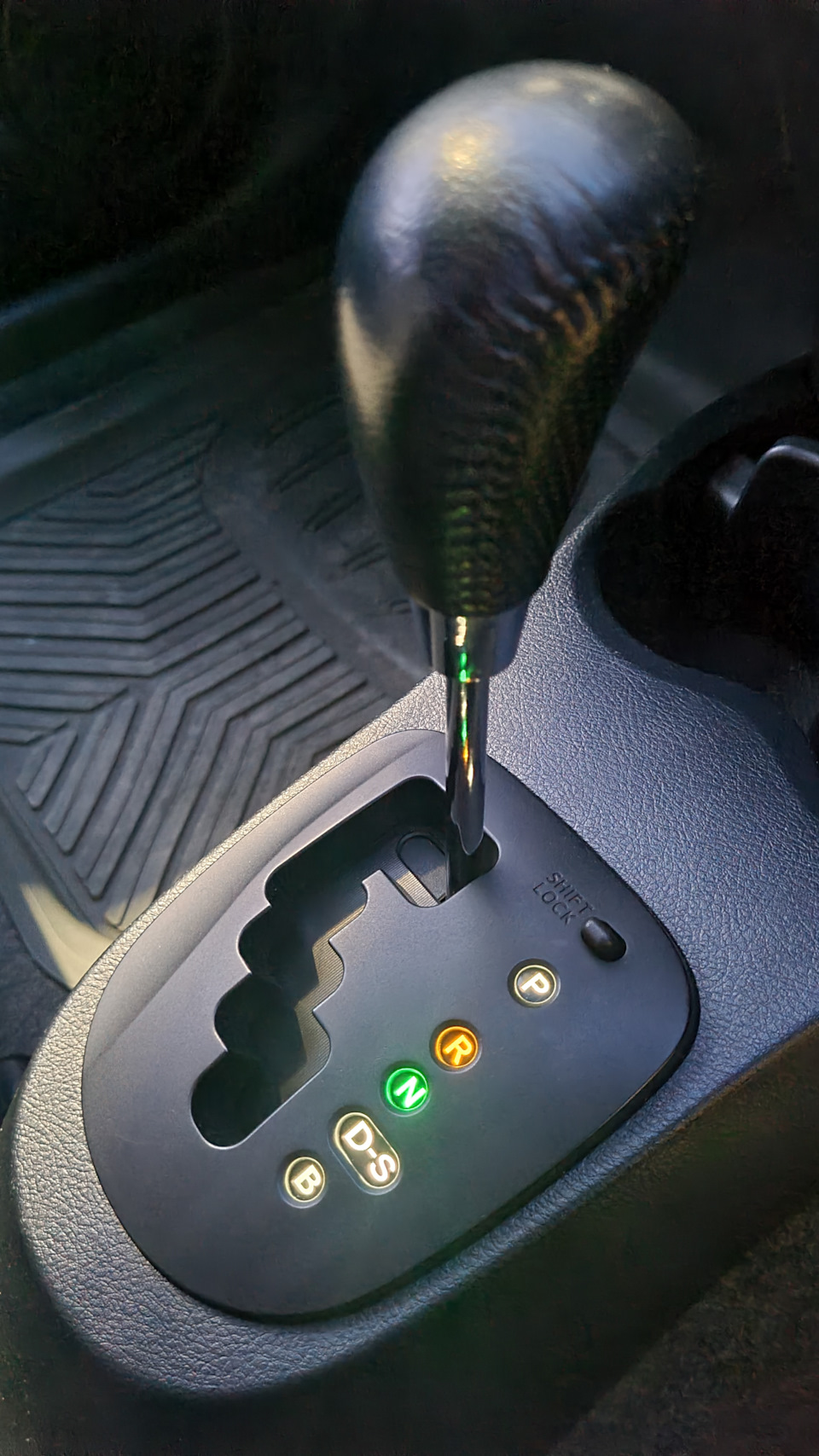 Подсветка — Toyota Vitz (130)