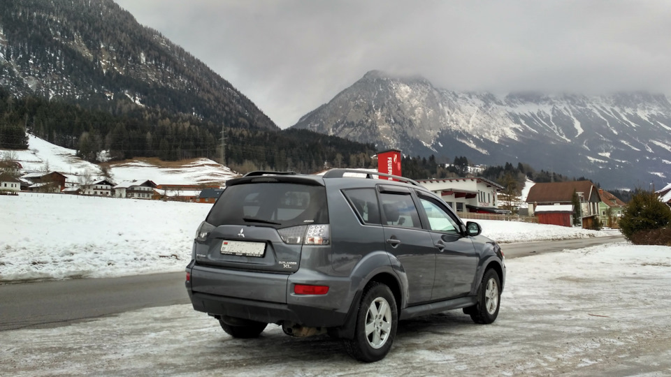 Mitsubishi Outlander XL Серый Мыш