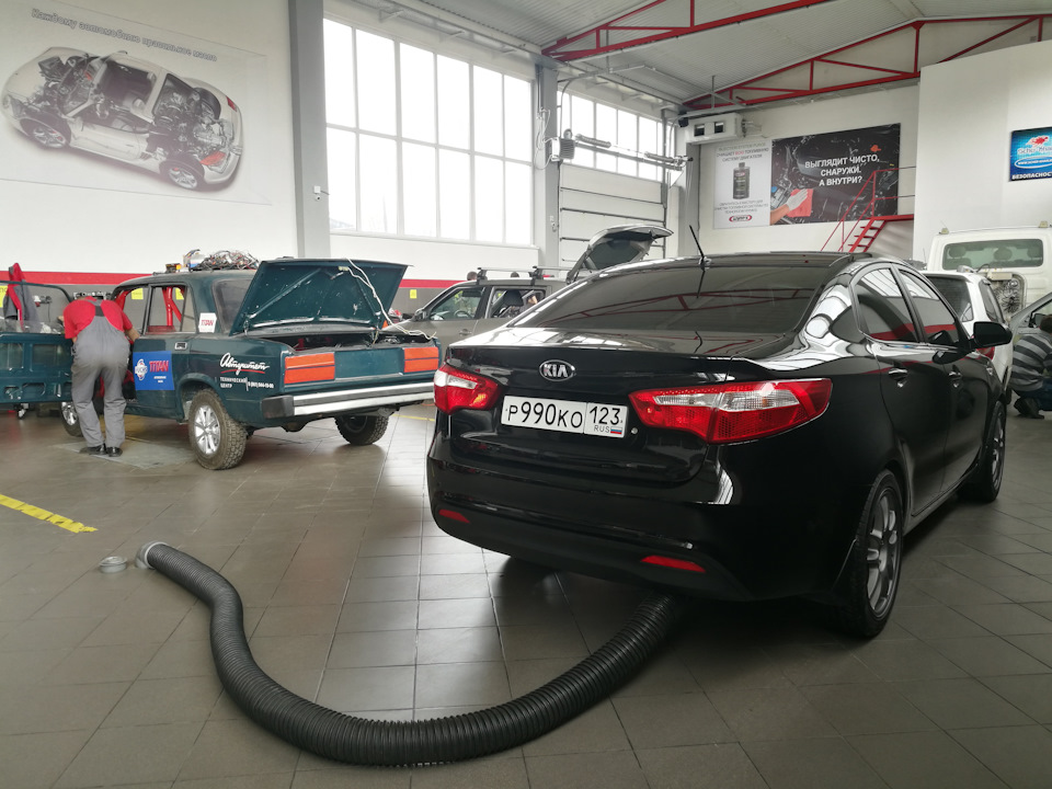 1. — KIA Rio (3G)