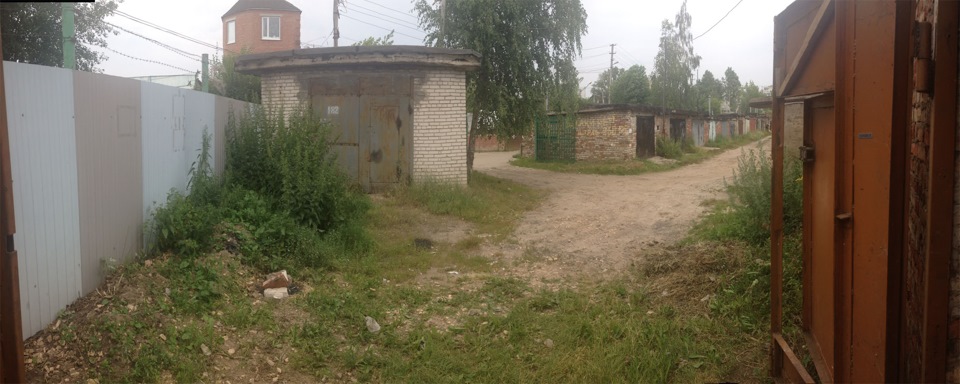 Вот такой вот пятачёк у гаража, уже пару раз сосиски жарили, это сложно сделать в городе, например в первом гараже нереально так посидеть. — Opel Vectra B