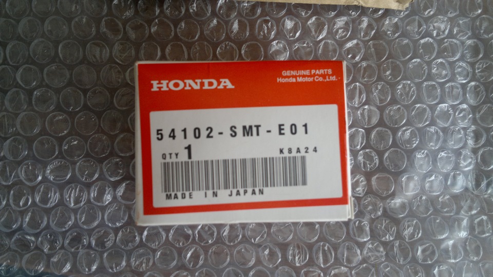 Фото в бортжурнале Honda Civic 4D (8G). Запчасти на фото: 54102SMTE01