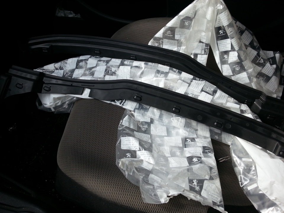 9023.SP — 322,96р 9023.SQ — 318,51р — Citroen C4 (1G). Found on photo: 9023SP, 9023SQ