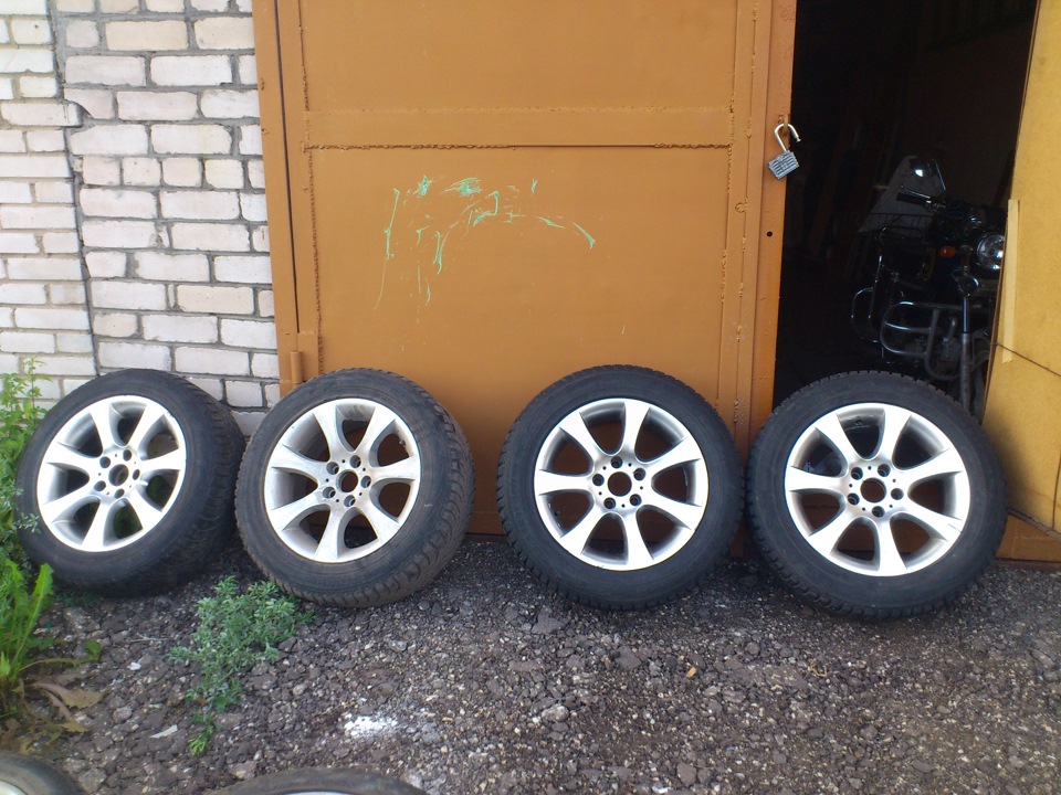 Зима, хака 5 R17. — BMW 7 series (E65/E66). Запчасти на фото: Nokian Tyres Hakka V