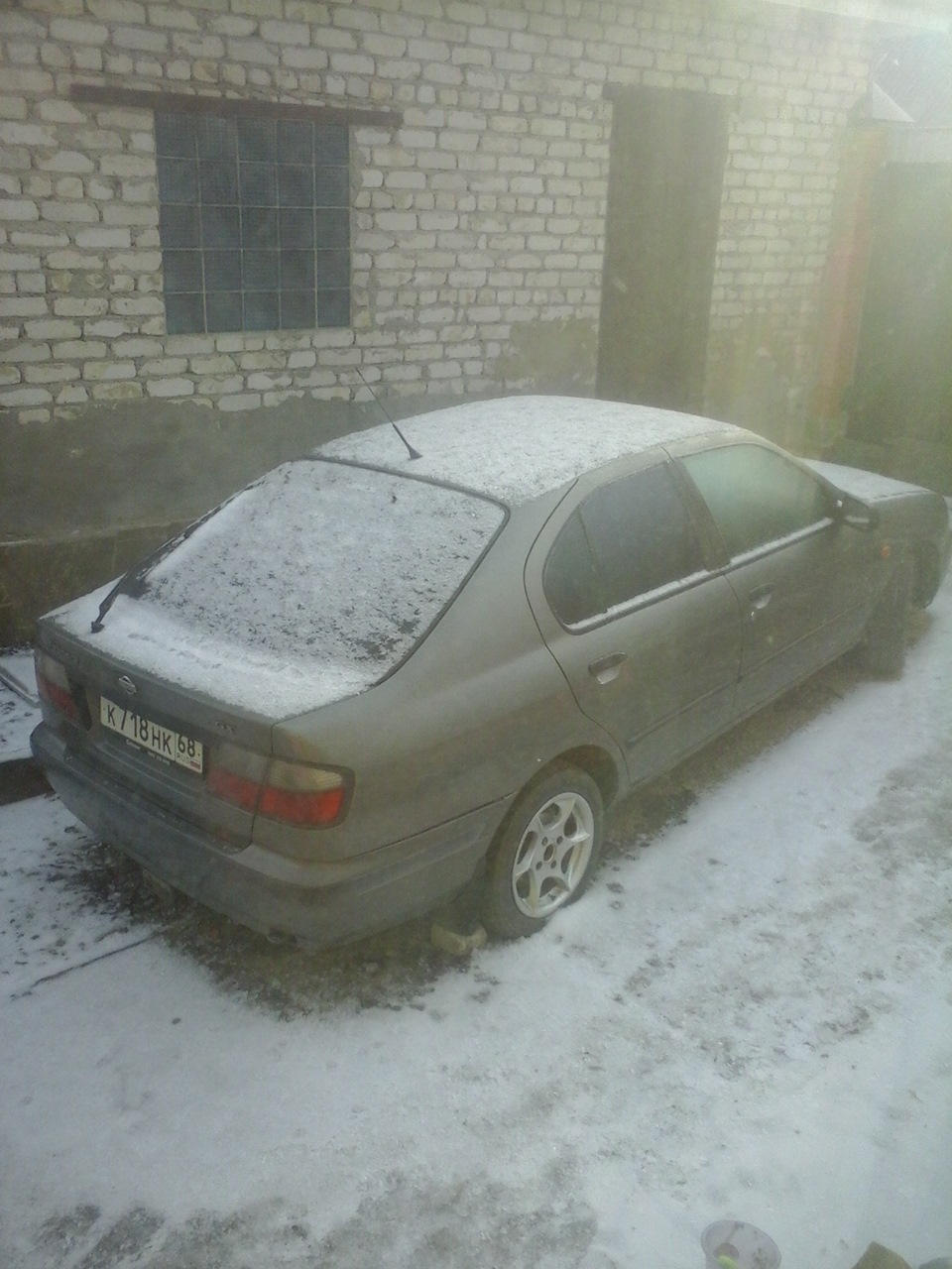 А она всё стояла… — Nissan Primera (P11)