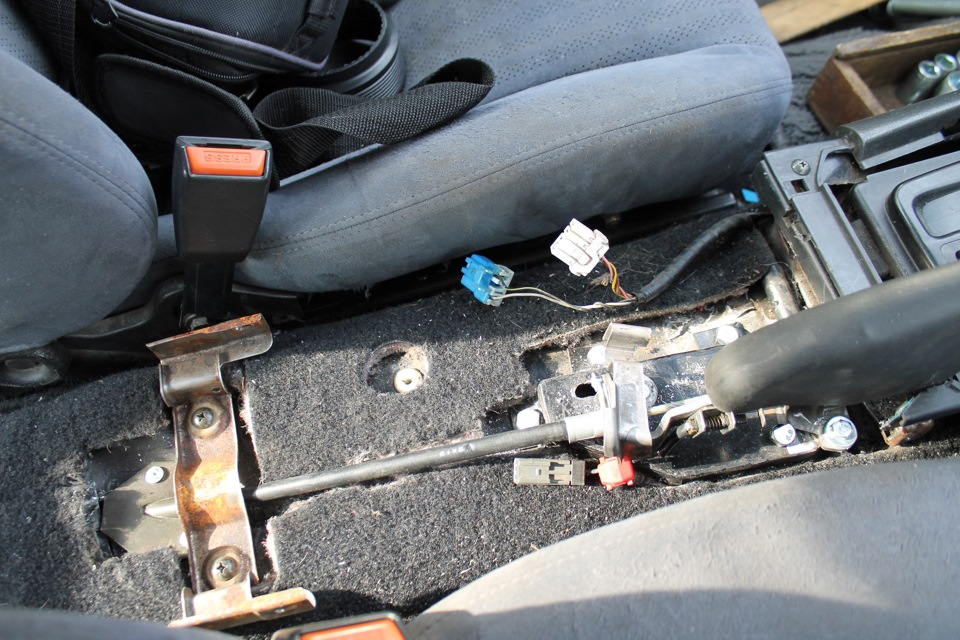 Photo from the logbook Nissan Laurel (C33)