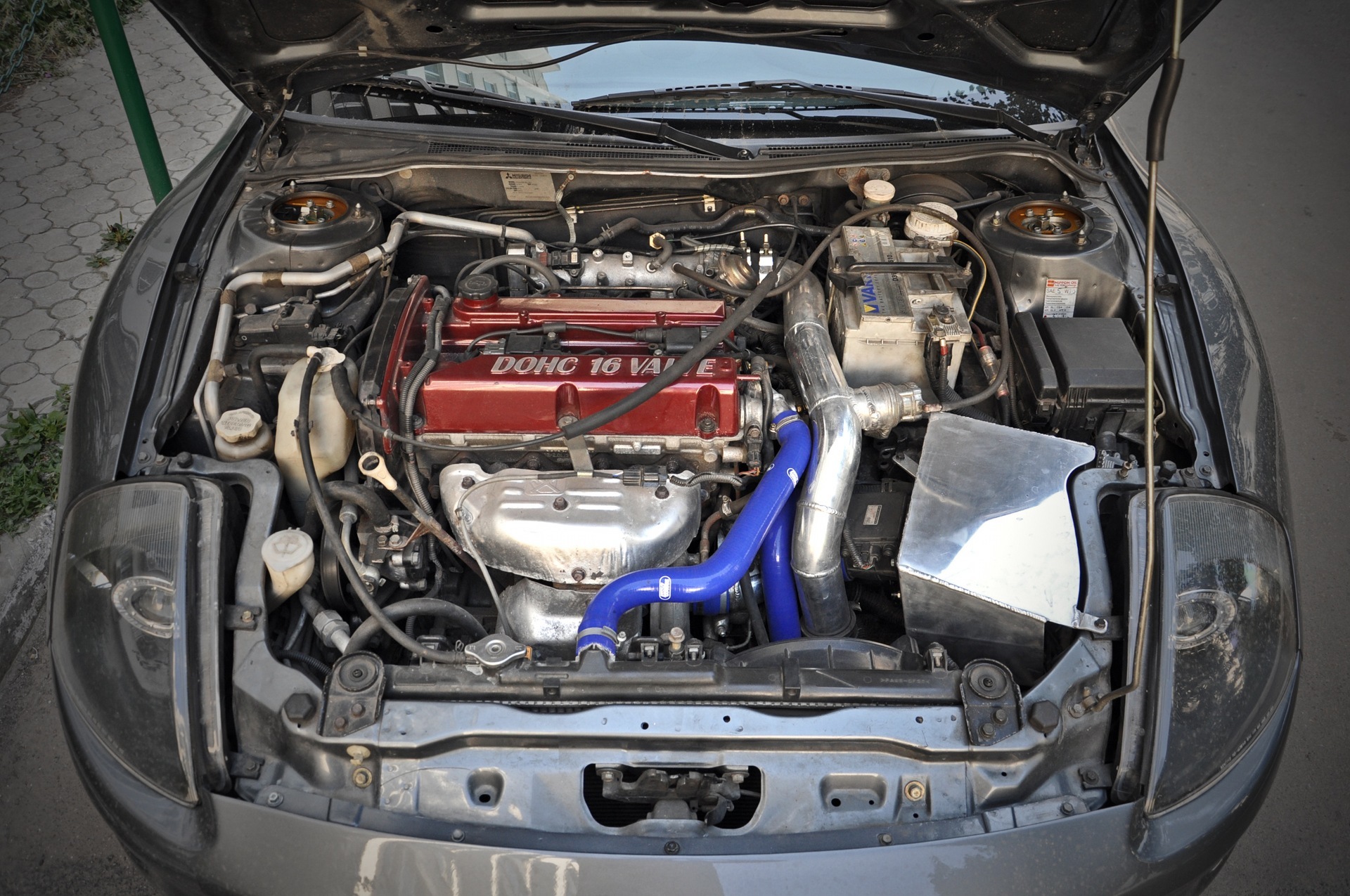 моторный отсек — Mitsubishi Eclipse (3G)
