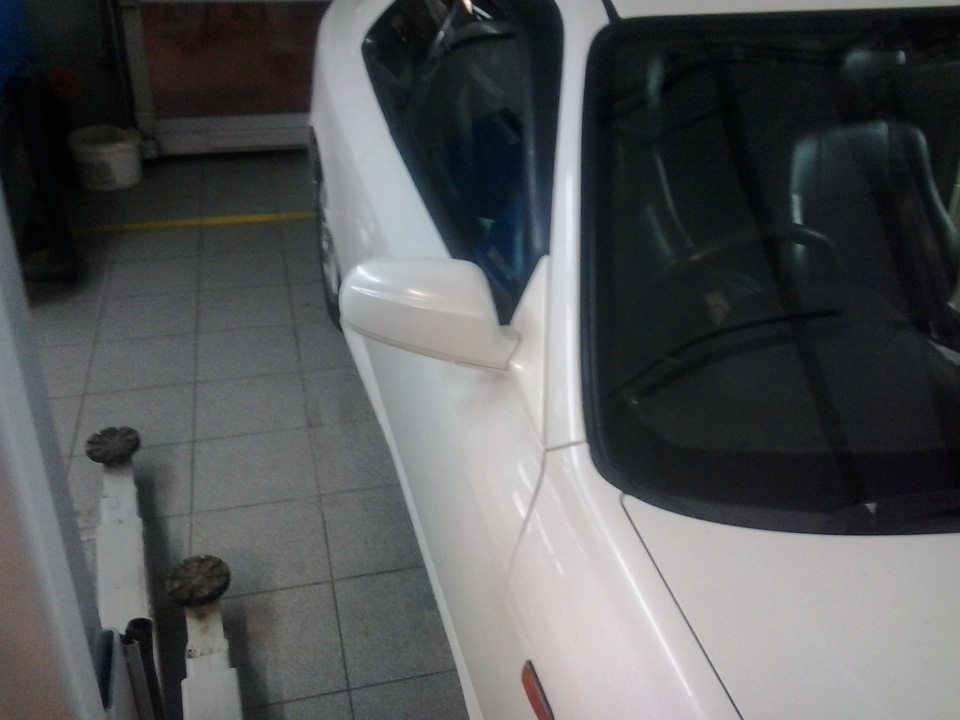 Правое — Honda Prelude (BB5/BB6/BB7/BB8/BB9)