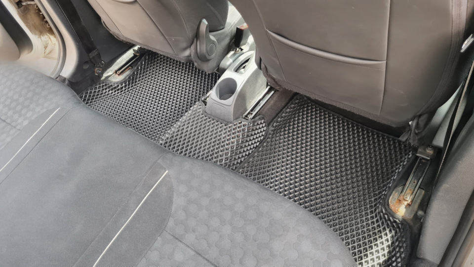 Фото в бортжурнале Renault Logan (2G)