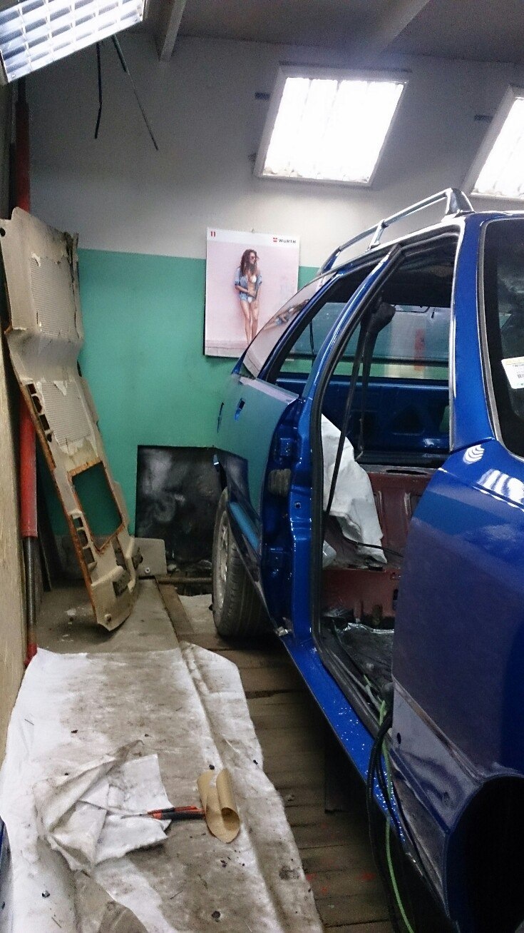 Фото в бортжурнале Audi 100 (C3)