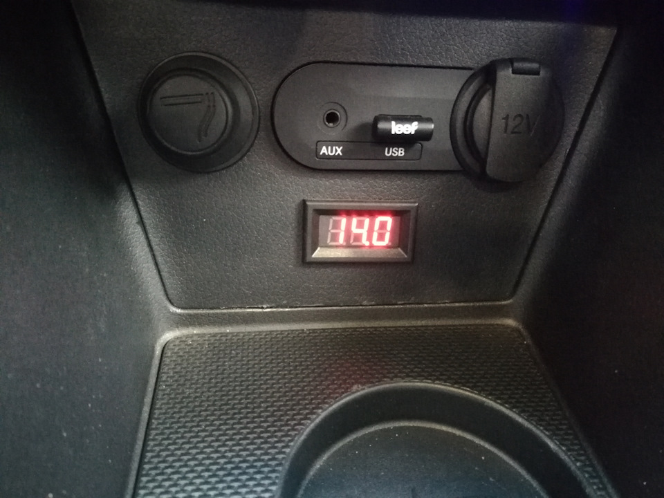 Вольтметр 14.0В — KIA Rio (3G)