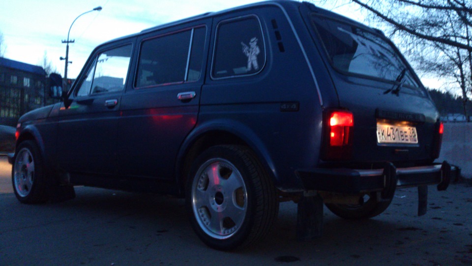 после мойки — Lada 4x4 5D