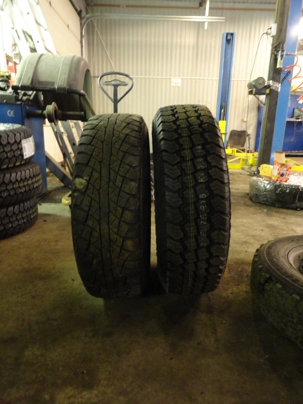 Сравнение Marshal KL78 215/75/15 и Dunlop Grand Treck AT2 205/70/15 — Lada 4x4 3D