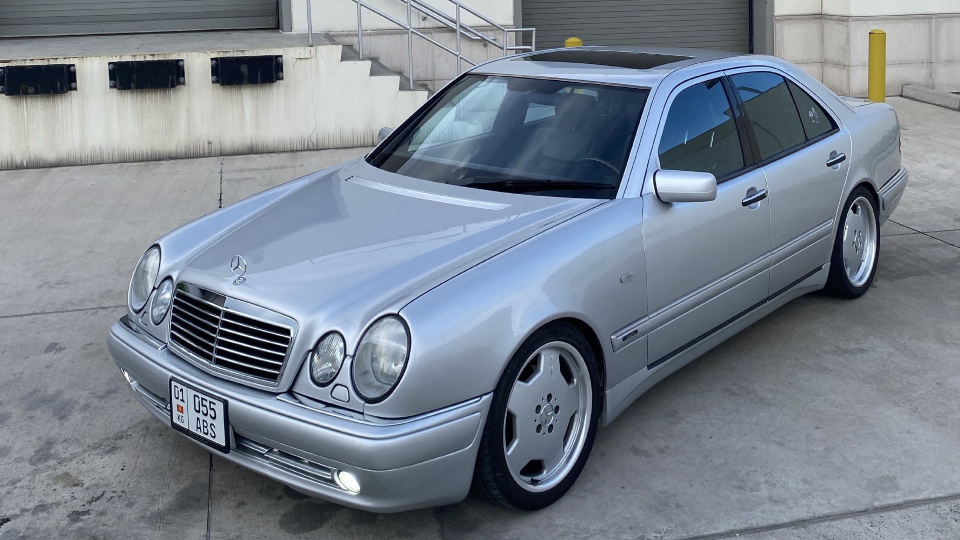 E-Class (W 210 ).