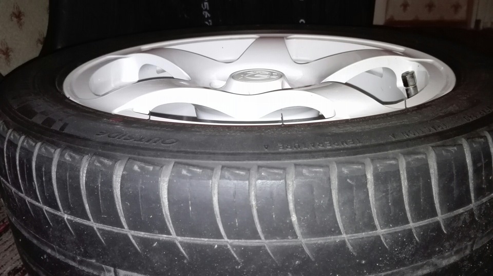 мишлен пилот экзалто, стёртый — Lada Приора хэтчбек. Запчасти на фото: Michelin Pilot Primacy