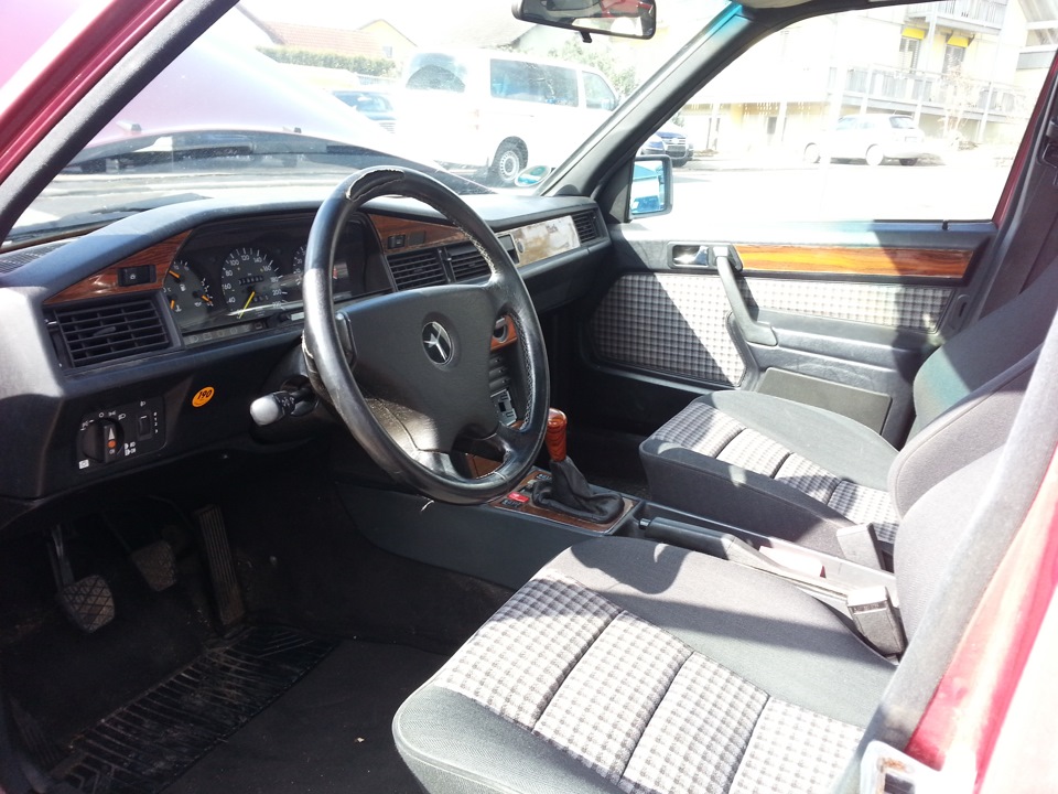 Фото в бортжурнале Mercedes-Benz 190 (W201)