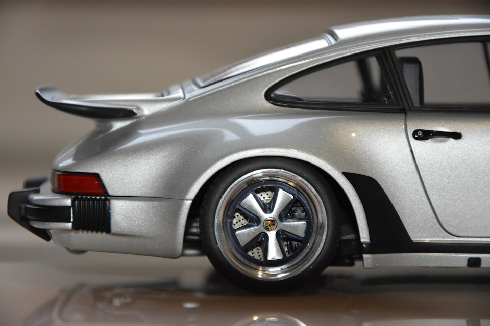 Porsche 911 (930) Turbo 3.0 Autoart 1/18 Remastered — Сообщество