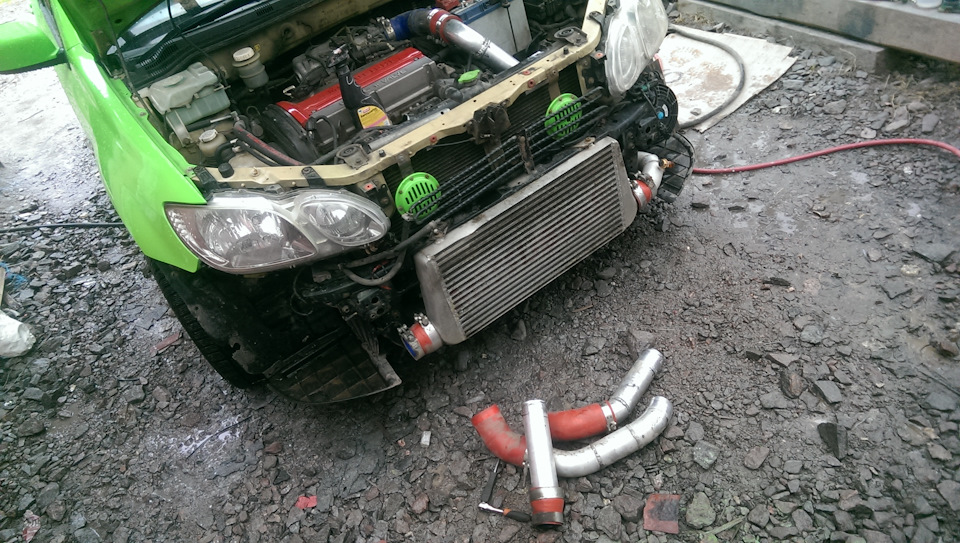 . — Mitsubishi Airtrek Turbo