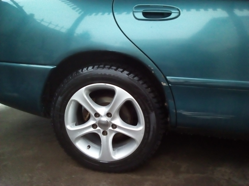 износ резины минимальный. — Mazda 626 IV (GE)