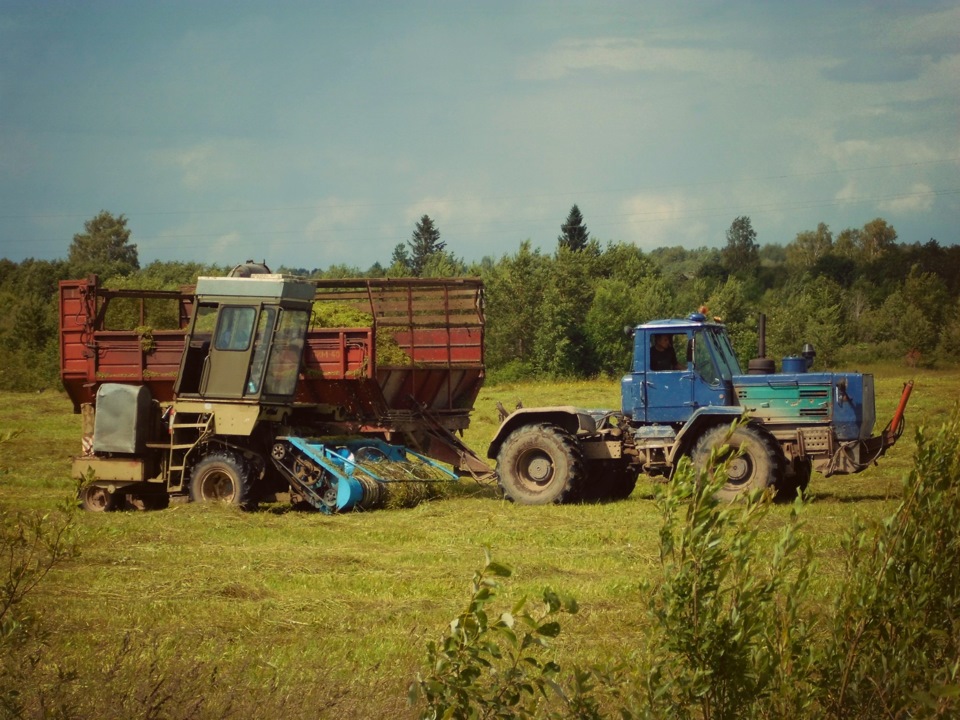 Убирают траву…На силос — Lada 4x4 3D