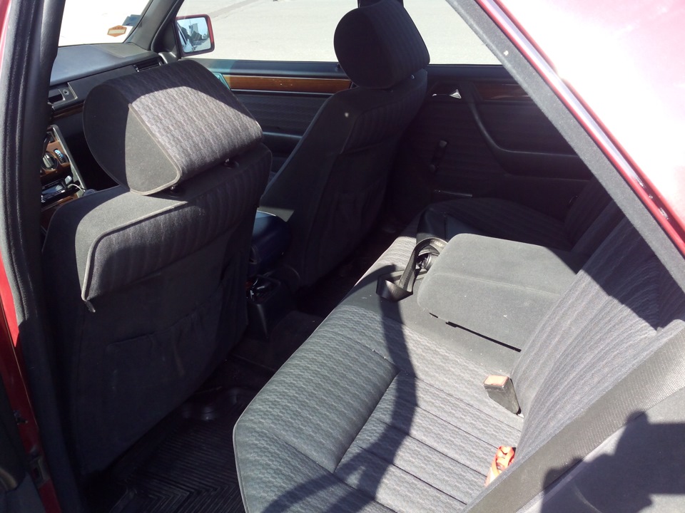Фото в бортжурнале Mercedes-Benz E-Class (W124)