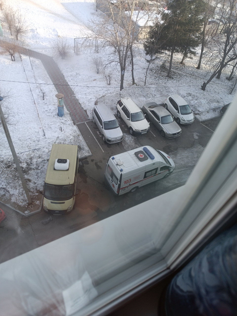 Фото до установки. Скорая кстати за мной приехала. — Ford Transit (7G)