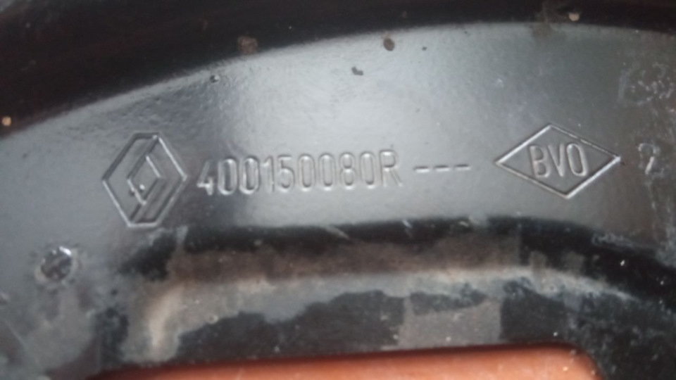 покупка — Renault Megane III. Запчасти на фото: 400150080R