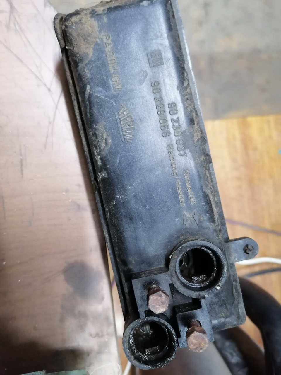 Фото в бортжурнале Opel Omega A. Запчасти на фото: 90229066