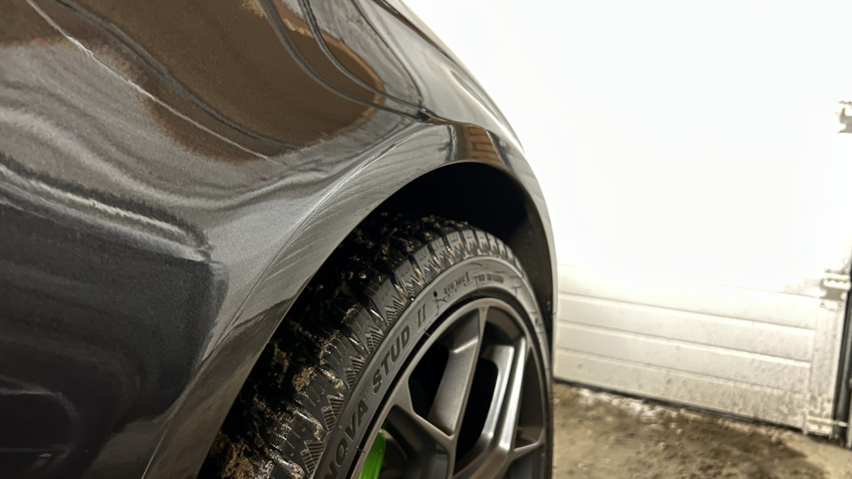 так же заклеили все арки пленкой, от сколов — Audi A4 (B8)