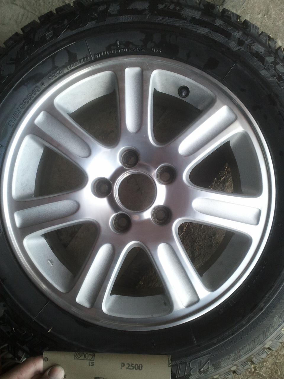 Фото в бортжурнале Honda CR-V (RD4/RD5/RD6/RD7). Запчасти на фото: Pirelli P2500