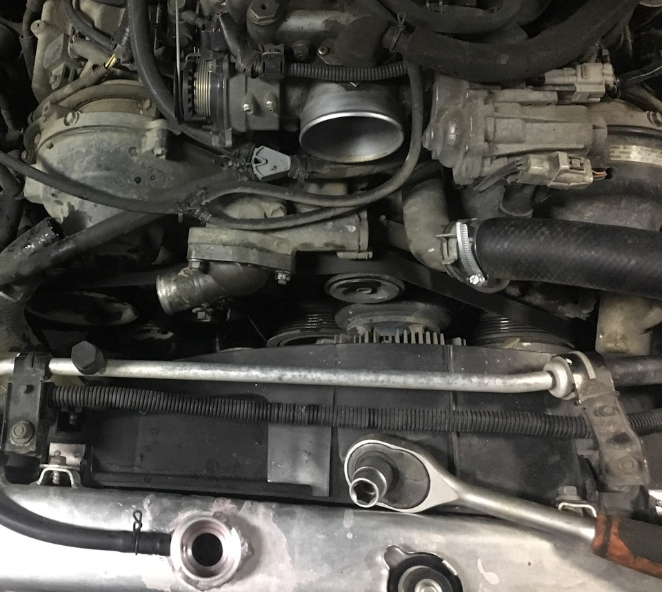 Фото в бортжурнале Lexus LX (UZJ100)