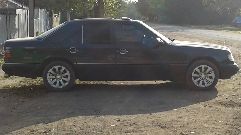 Фото в бортжурнале Mercedes-Benz E-Class (W124)