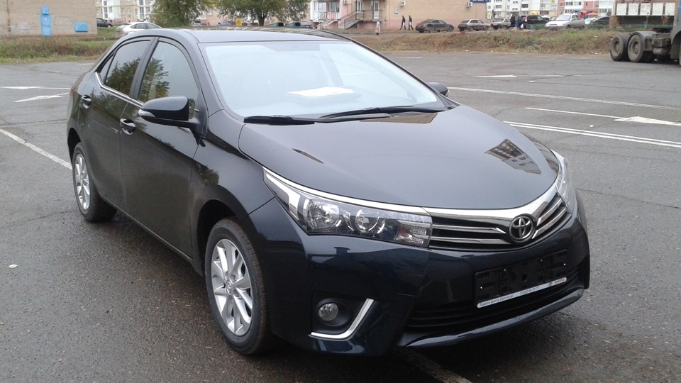 Toyota Corolla темно-серый