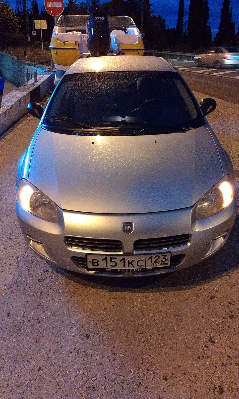 Старый номерной знак — Dodge Stratus (2G). Found on photo: 8151KG