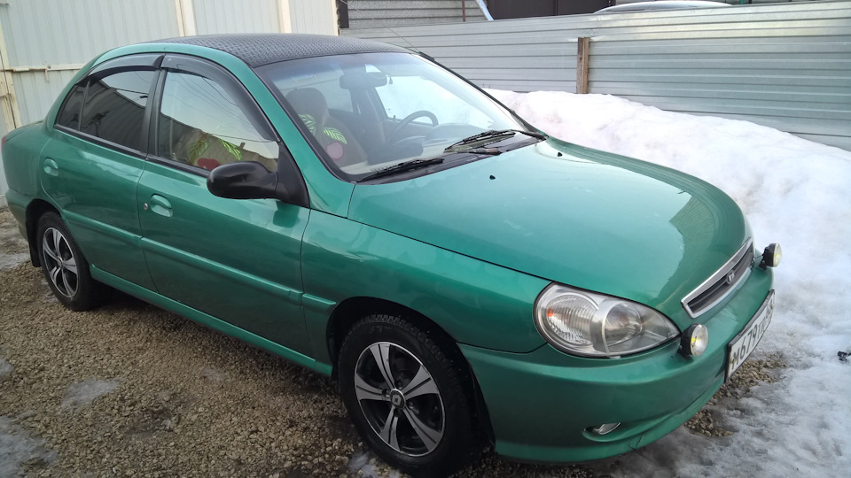 KIA Rio изумруд
