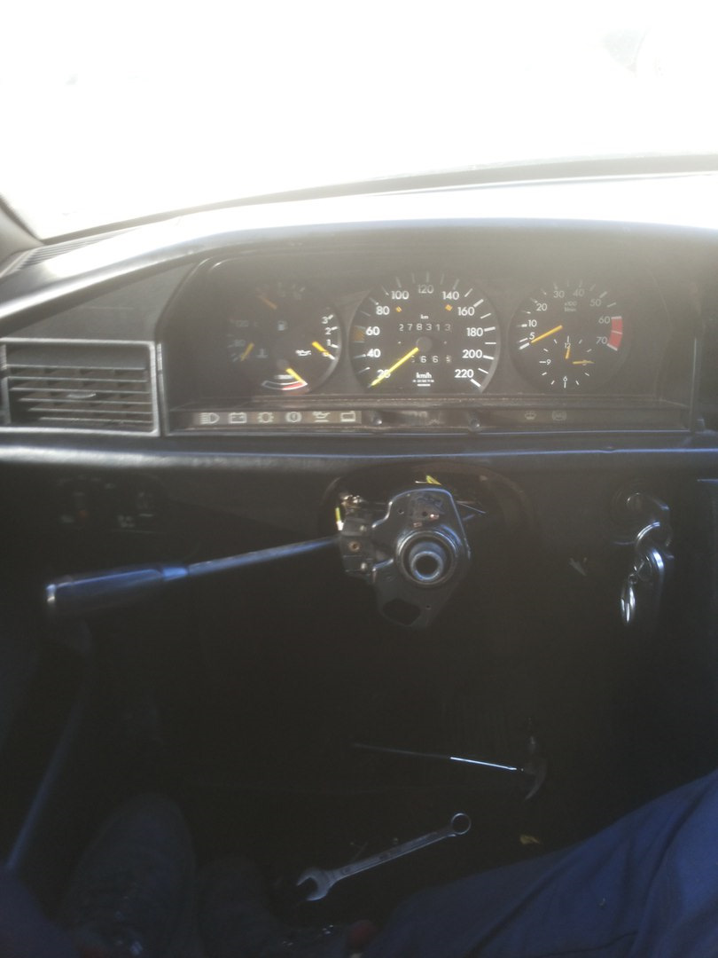Фото в бортжурнале Mercedes-Benz 190 (W201). Запчасти на фото: 278313