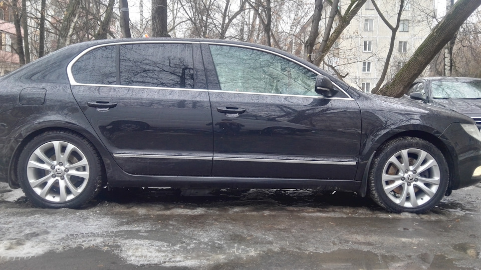 Авто с пустым багажником — Skoda Superb Mk2