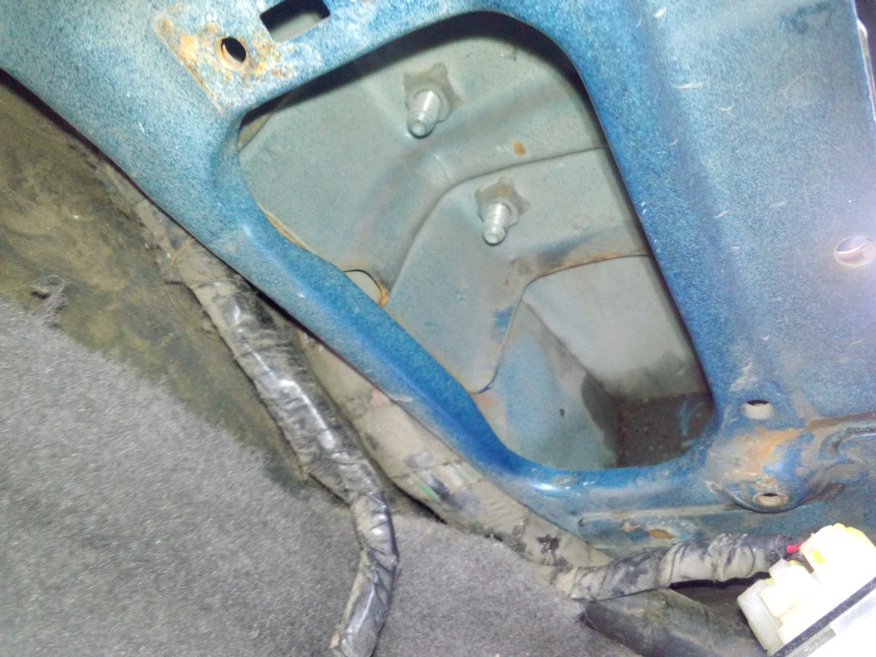 Фото в бортжурнале Nissan Mistral